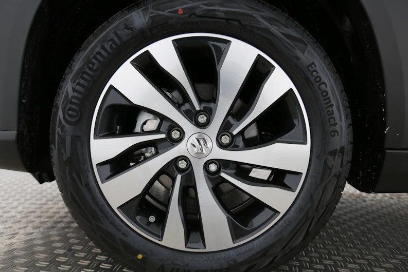 Vehicle image SUZUKI S-CROSS