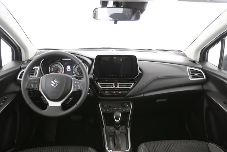 Vehicle image SUZUKI S-CROSS