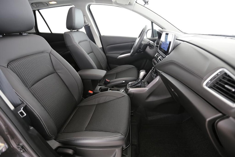 Vehicle image SUZUKI S-CROSS