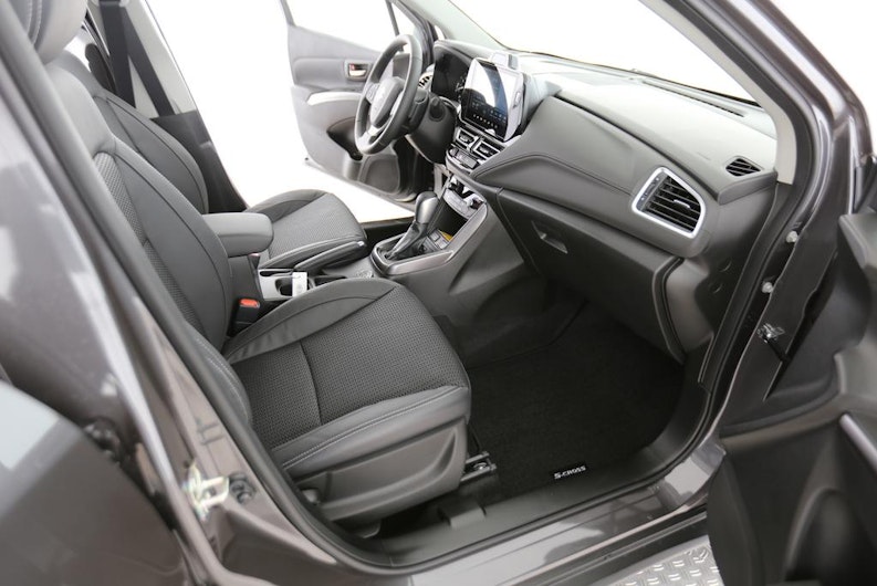 Vehicle image SUZUKI S-CROSS