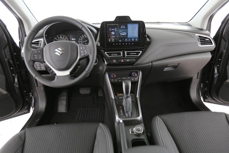 Vehicle image SUZUKI S-CROSS