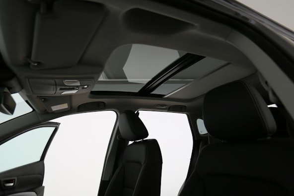 Vehicle image 8 Vehicle image 8