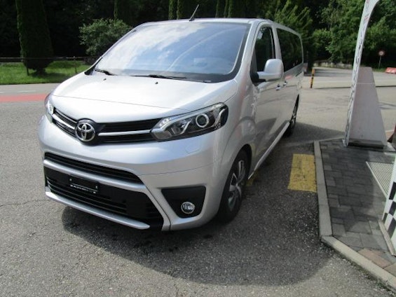 First vehicle image