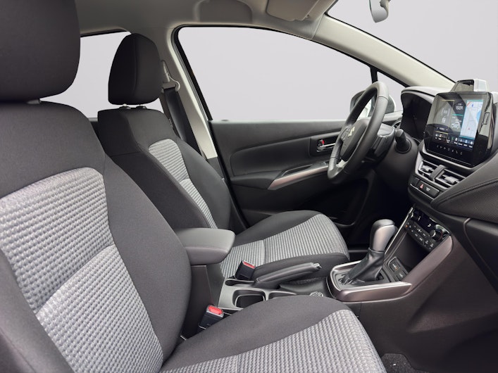 Vehicle image SUZUKI S-CROSS