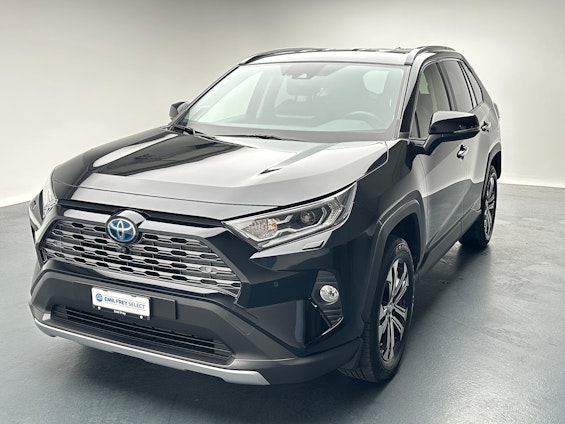 First vehicle image