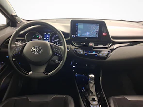 Fahrzeugbild TOYOTA C-HR 2.0 VVTi HSD Move
