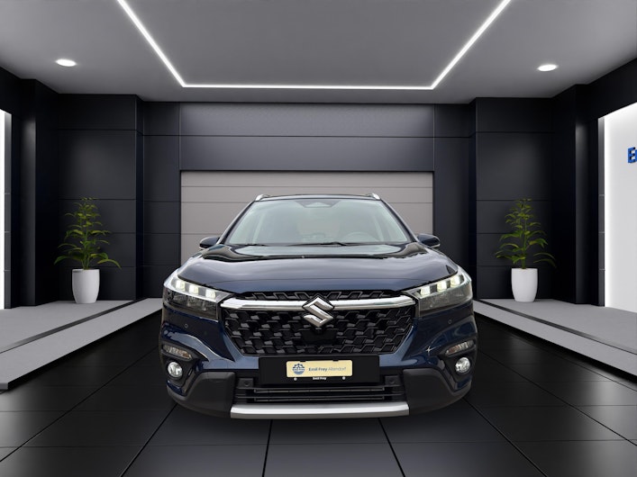 Vehicle image SUZUKI S-CROSS