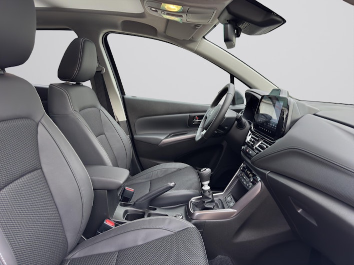 Vehicle image SUZUKI S-CROSS