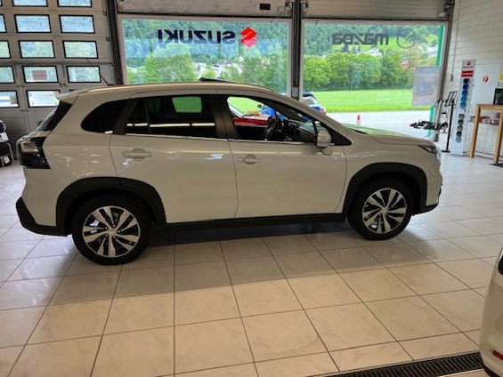 Vehicle image 11