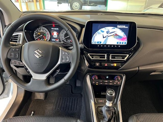 Vehicle image 6