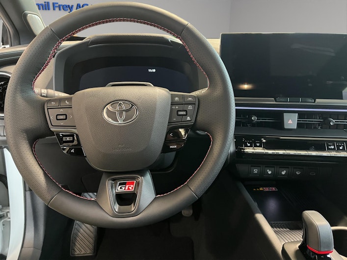 Vehicle image TOYOTA C-HR