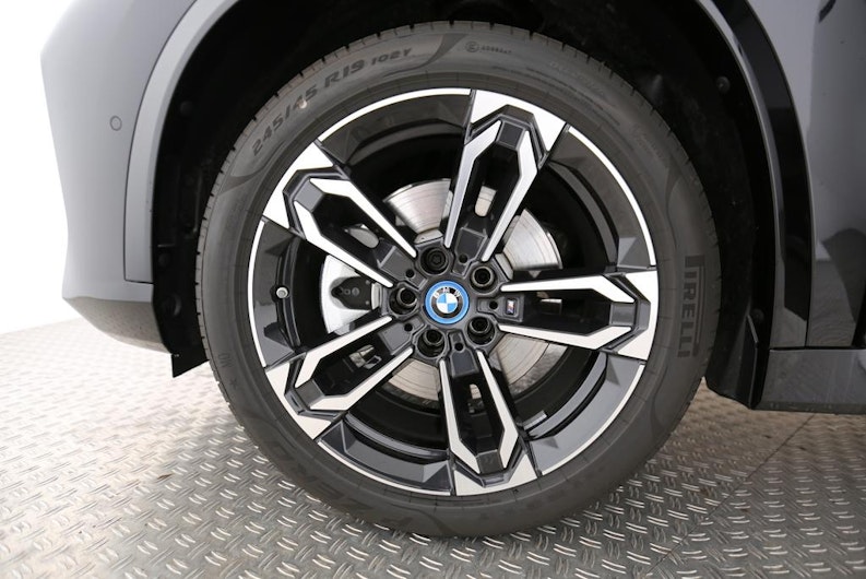 Vehicle image BMW iX1