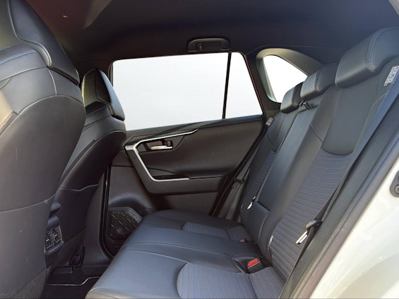 Vehicle image 5 Vehicle image 5