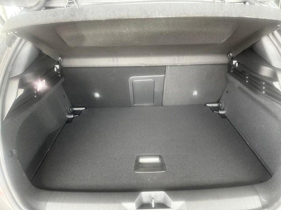 Vehicle image 6 Vehicle image 6