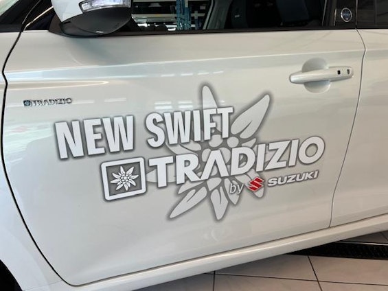 Vehicle image 4 Vehicle image 4