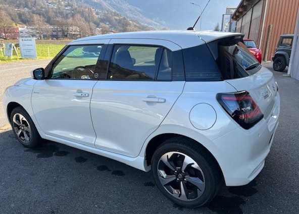 Vehicle image 10 Vehicle image 10