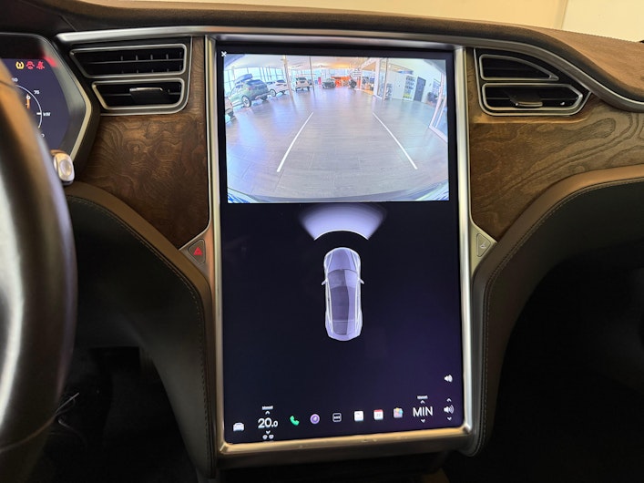 Vehicle image TESLA MODEL S