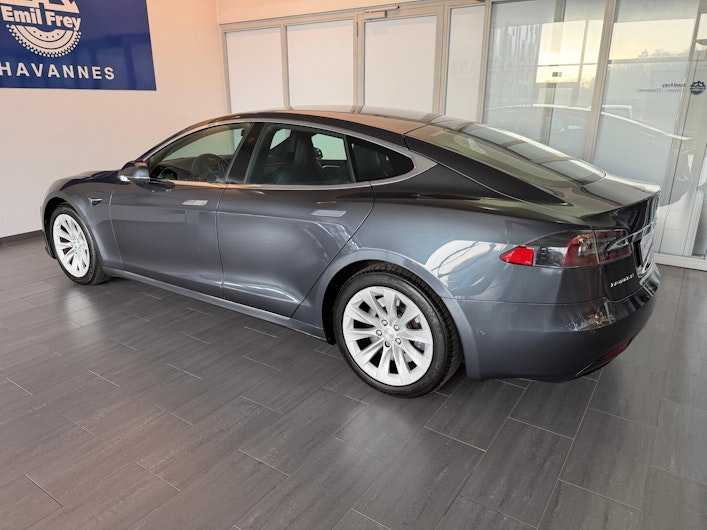 Vehicle image TESLA MODEL S