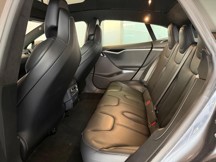 Vehicle image TESLA MODEL S