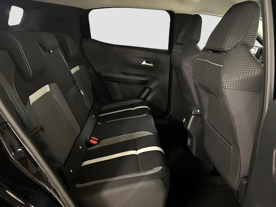 Vehicle image 13 Vehicle image 13