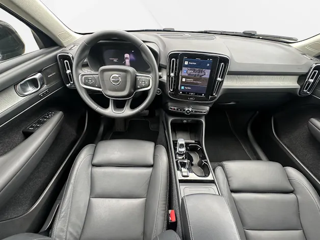 Volvo XC40 2.0 B4 MH Plus Dark