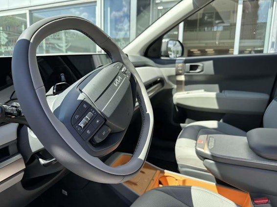 Vehicle image 7 Vehicle image 7