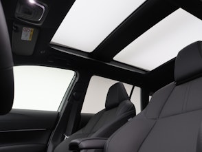 Vehicle image TOYOTA Corolla Cross 2.0 HSD Premium AWD-i ab 1.99% Leasing