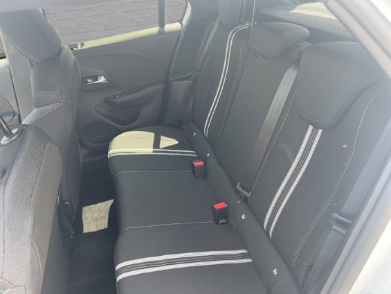 Vehicle image 14 Vehicle image 14