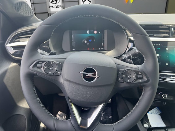 Vehicle image 10 Vehicle image 10