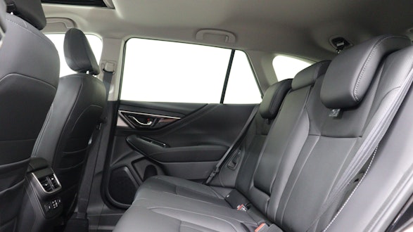 SUBARU Outback 2.5i Final Edition 3