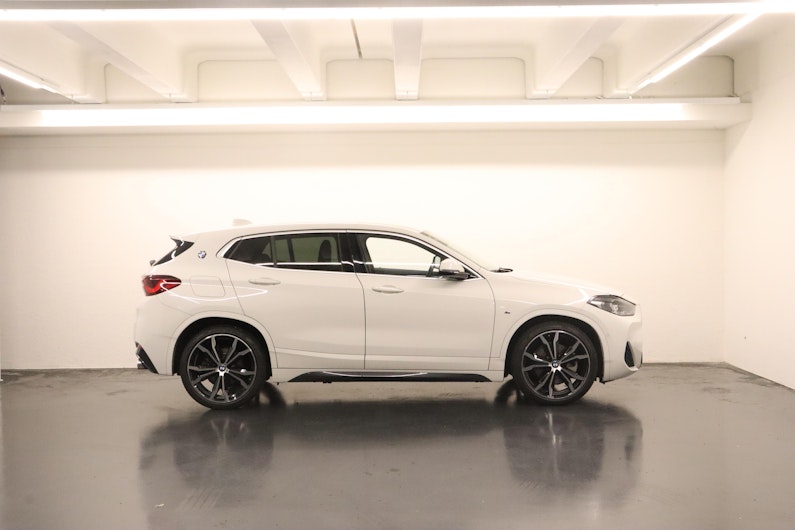 Vehicle image BMW X2