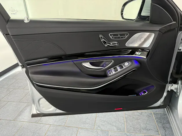 Mercedes-Benz S 560 V8 4matic Maybach