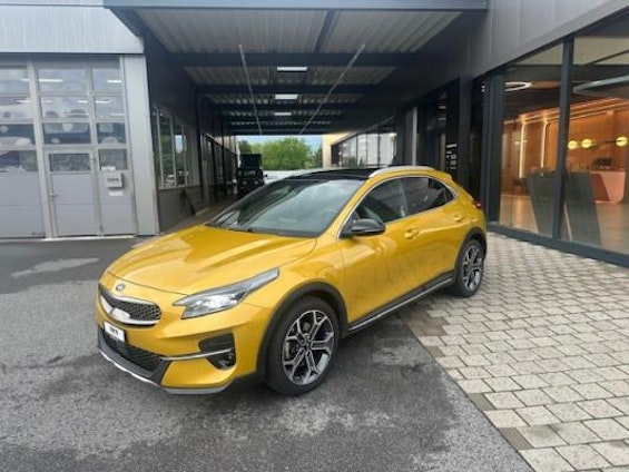 First vehicle image First vehicle image