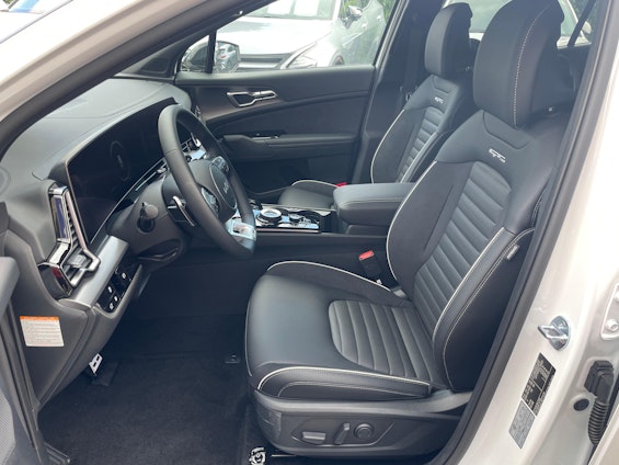 Vehicle image 10 Vehicle image 10