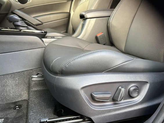 Vehicle image 19 Vehicle image 19