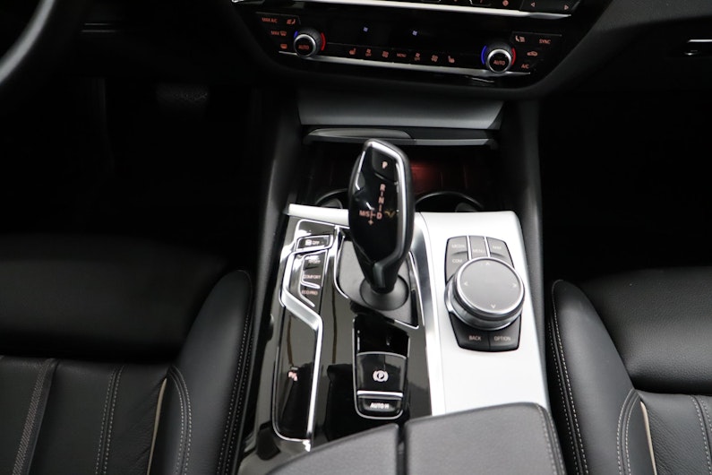 Vehicle image BMW 5 SERIES