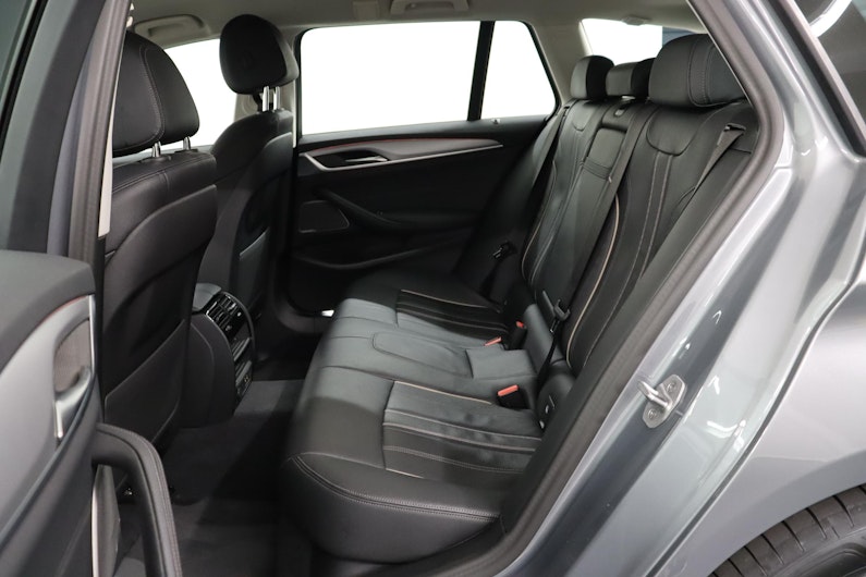 Vehicle image BMW 5 SERIES