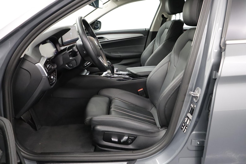 Vehicle image BMW 5 SERIES