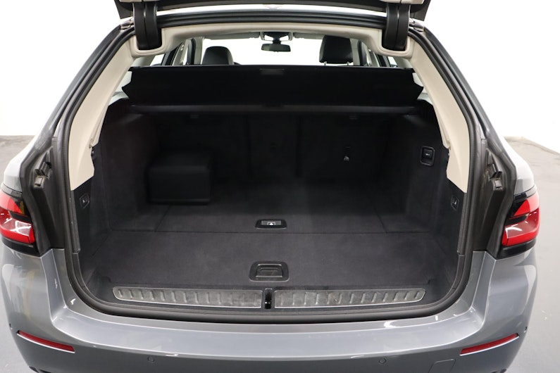 Vehicle image BMW 5 SERIES