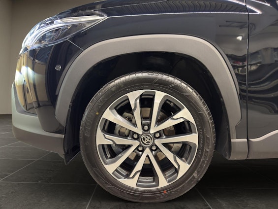 Vehicle image 13