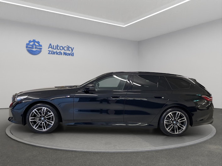 Vehicle image BMW 5 SERIES