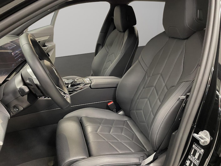 Vehicle image BMW 5 SERIES