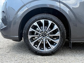 Fahrzeugbild FORD Tourneo C Bus 340 L2 2.5 Duratec 233 Titanium PHEV