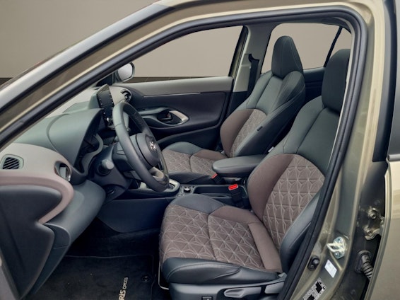 Vehicle image 8 Vehicle image 8