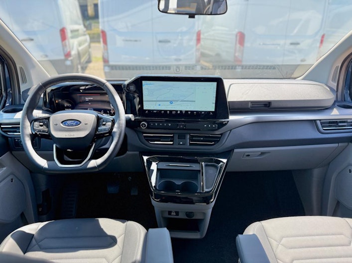 Vehicle image FORD TOURNEO