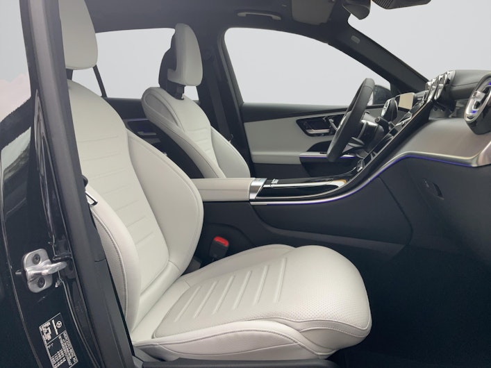 Vehicle image MERCEDES-BENZ GLC 300