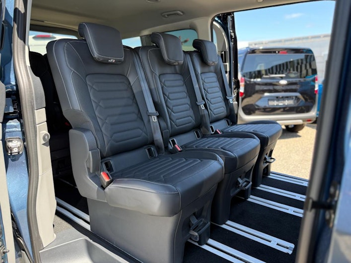 Vehicle image FORD TOURNEO