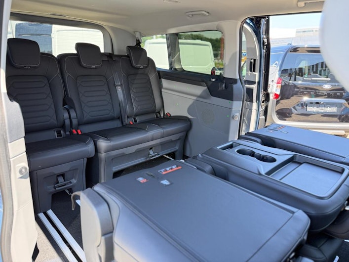 Vehicle image FORD TOURNEO