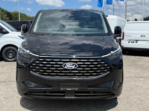 Vehicle image FORD Tourneo C Bus 340 L2 2.5 Duratec 233 Titanium PHEV