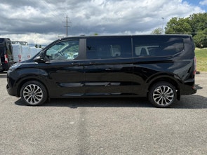 Vehicle image FORD Tourneo C Bus 340 L2 2.5 Duratec 233 Titanium PHEV
